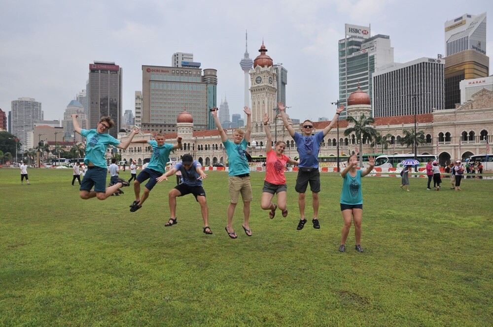 Po ponad trzech tygodniach spędzonych w Azji Południowo-Wschodniej młodzi podróżnicy z I LO im. J.Kochanowskiego w Świętochłowicach powrócili do domów. W ramach projektu "Kochanowski w Azji" uczniowie wraz z opiekunami zwiedzali Singapur i Malezję.