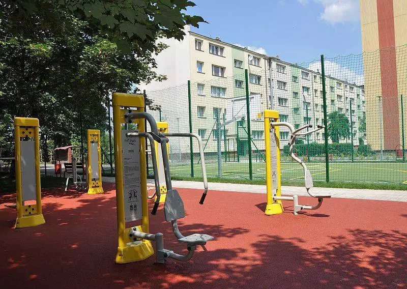 Powstał nowy park miejski na osiedlu Podgórze. Przestrzeń w rejonie ul. Śląskiej na Zgodzie zrewitalizowana została w ramach prezydenckiego programu &#8222;Nasz Plac&#8221;.