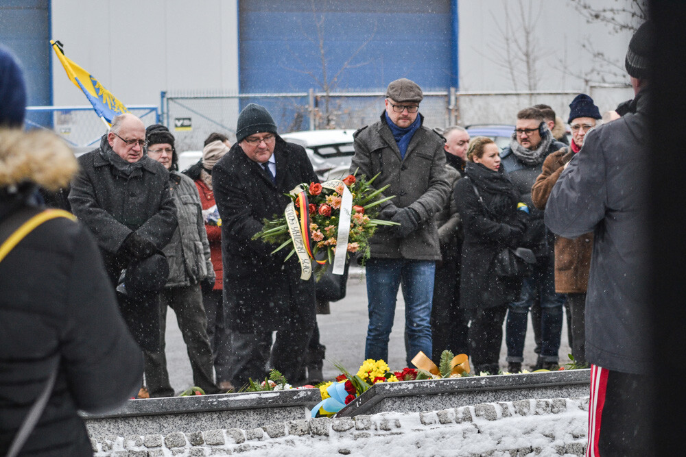 Kilkadziesiąt osób przeszło z Katowic do Świętochłowic, aby upamiętnić ofiary Tragedii Górnośląskiej. Przed pomnikiem więźniów obozu w Zgodzie złożono kwiaty i zapalono znicze.