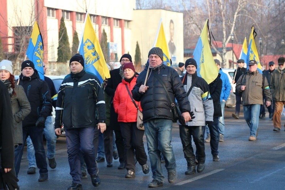 Dziś mieszkańcy Śląska wzięli udział w Marszu na Zgodę. Jego uczestnicy przeszli 10-kilometrową trasę z Katowic pod bramę byłego obozu pracy w Zgodzie w Świętochłowicach. Tam tradycyjnie uczczono ofiary Tragedii Górnośląskiej.