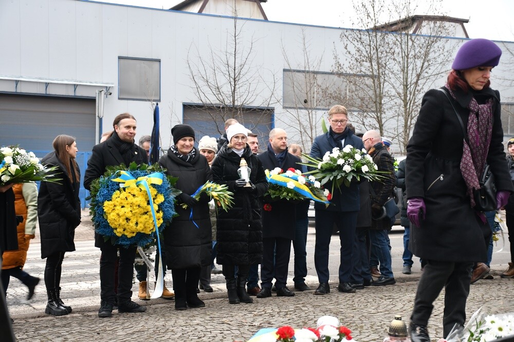 Dziś mieszkańcy Śląska wzięli udział w Marszu na Zgodę. Jego uczestnicy przeszli 10-kilometrową trasę z Katowic pod bramę byłego obozu pracy w Zgodzie w Świętochłowicach.

fot. Jacek Knapik