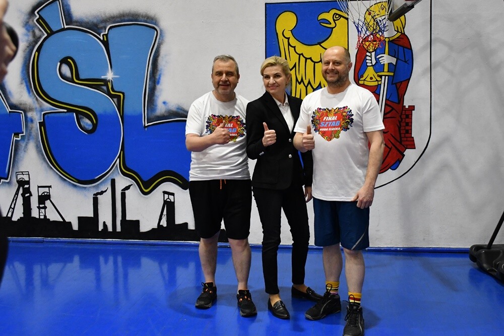 Za nami wyjątkowy mecz siatkówki! Po dwóch stronach siatki stanęli m.in. prezydenci Rudy Śląskiej i Świętochłowic. / fot. Jacek Knapik