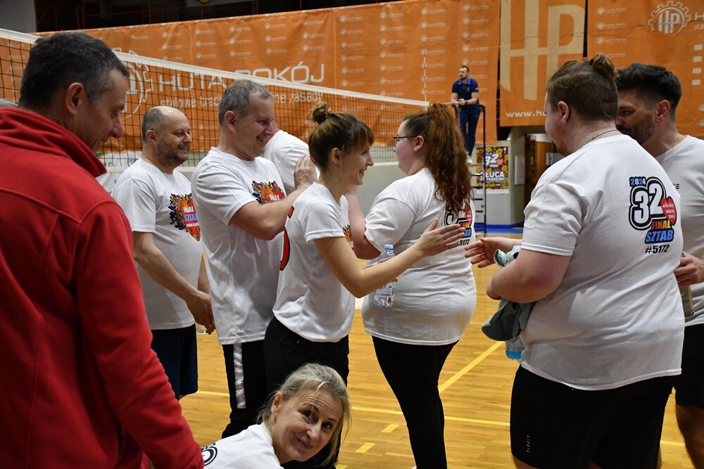 Za nami wyjątkowy mecz siatkówki! Po dwóch stronach siatki stanęli m.in. prezydenci Rudy Śląskiej i Świętochłowic. / fot. Jacek Knapik