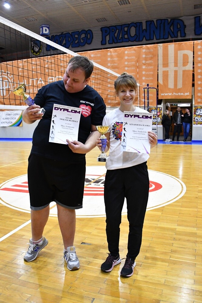 Za nami wyjątkowy mecz siatkówki! Po dwóch stronach siatki stanęli m.in. prezydenci Rudy Śląskiej i Świętochłowic. / fot. Jacek Knapik