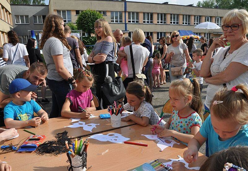 W piątek, 11 maja 2018 r., na terenie Zespołu Szkół Ogólnokształcących nr 2 odbył się VII Festyn Szkolno &#8211; Wojskowy.
