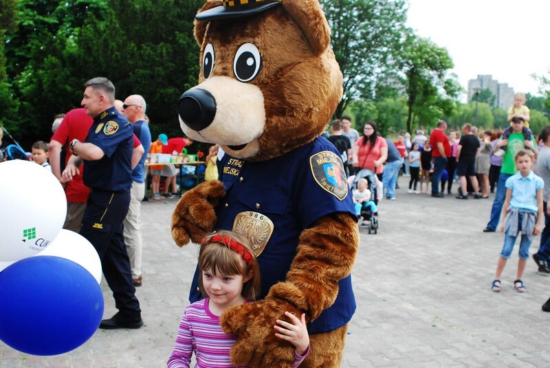 Miejski Dzień Dziecka 2019 w Świętochłowicach świętowano tradycyjnie na terenie Ośrodka Rekreacji i Sportu Skałka. Zabawę zainaugurowano w sobotę, 1 czerwca o godz. 16.00. W programie zaplanowano prezentacje artystyczne, rozmaite gry i zabawy oraz pokazy straży miejskiej i straży pożarnej.