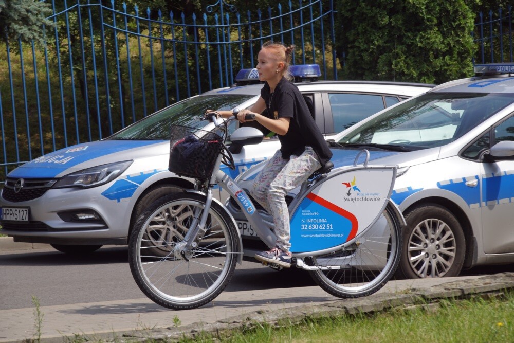 Dziś oficjalnie został zainaugurowany program pilotażowy &#8222;Świętochłowicki Rower Miejski&#8221;. Pierwszy przejazd odbył się w formie mobilnej konferencji rowerowej