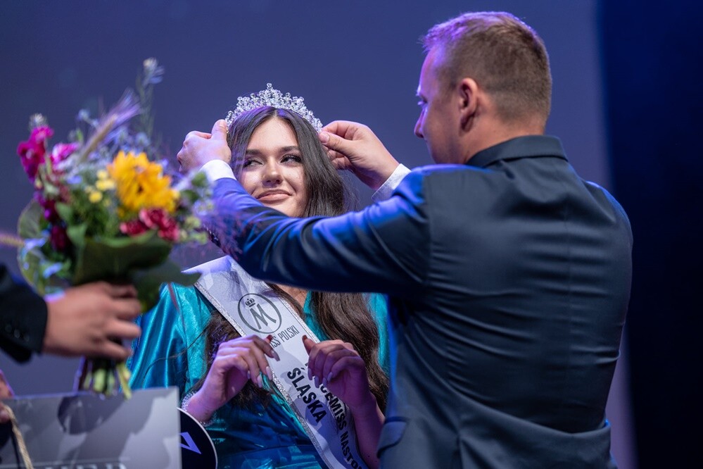 Świętochłowiczanka Julia Patrzyk otrzymała od jury tzw. zieloną kartę, która stanowi przepustkę do wystartowania w dalszym etapie Wyborów Miss Polski – Ćwierćfinale dla Kandydatek.

fot. Kamil Peszat