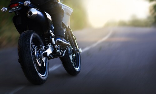 Motocyklisto! Na drodze bezwzględnie zachowaj czujność, ostrożność i „Wróć do domu”