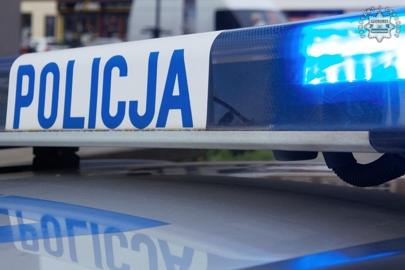Mundurowi zatrzymali złodzieja. Ukradł alkohol o łącznej wartości ponad 900 złotych