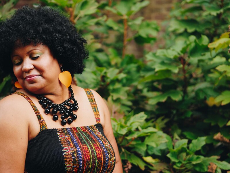 Odzież plus size w wielu stylizacjach