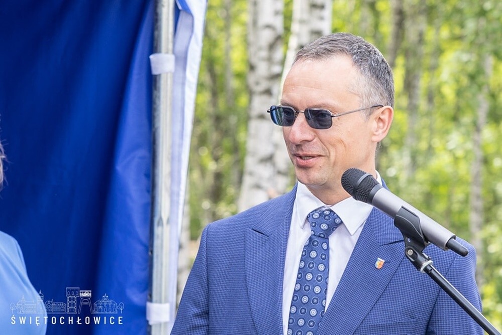 Dzięki pozyskanym przez miasto środkom z Rządowego Funduszu Inwestycji Lokalnych i Rządowego Funduszu Rozwoju Dróg oraz środkom własnym, od dziś kierowcy mogą korzystać z nowego zjazdu z DTŚ! 

fot. UM Świętochłowice