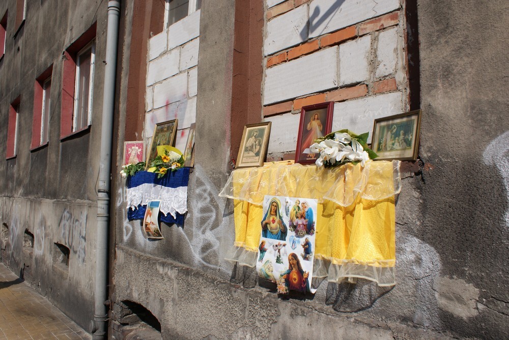 Jak co roku, także dzisiejsza procesja Bożego Ciała na Lipinach była przesączona duchem tradycji nie tylko religijnej, ale również ludowej.