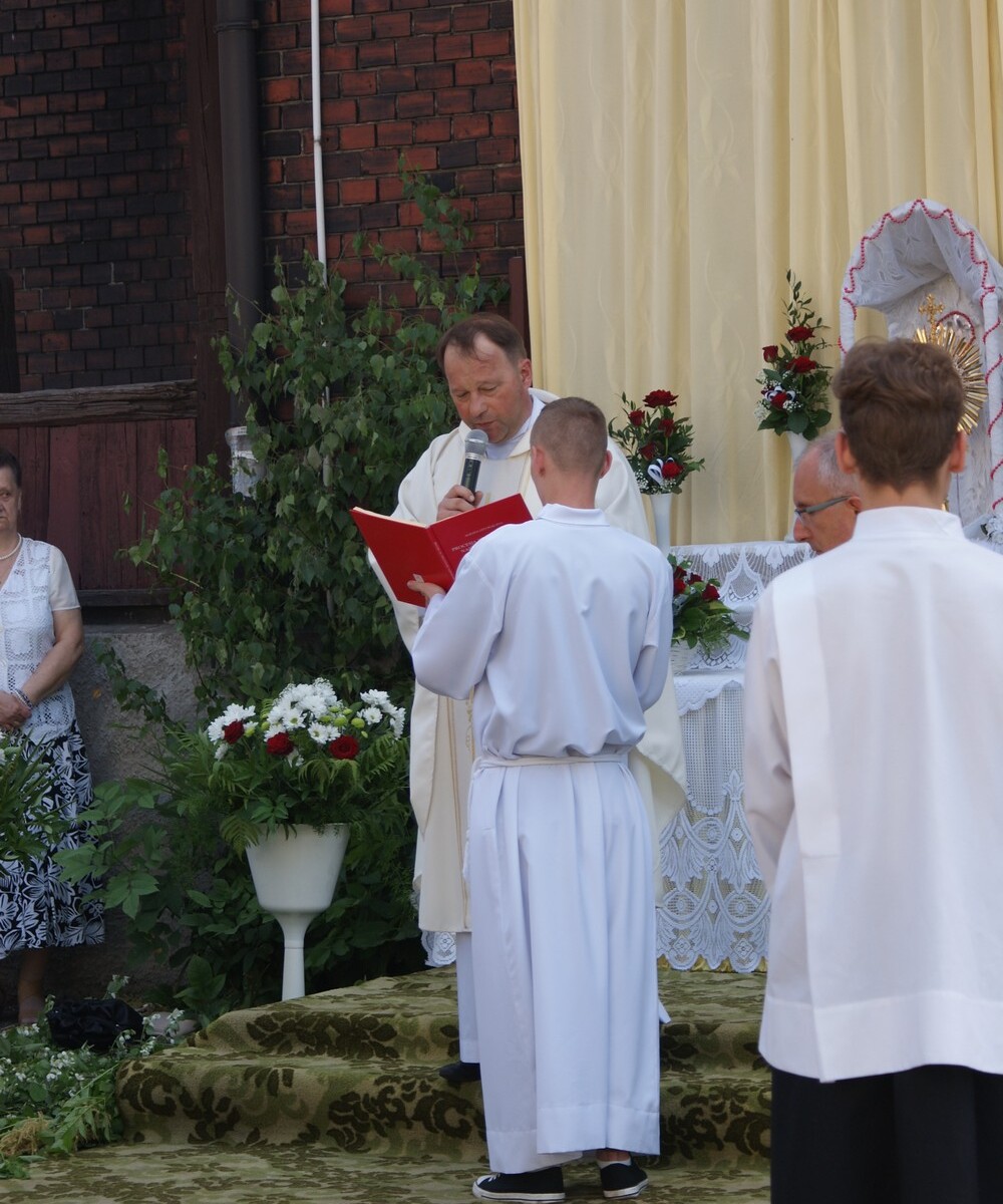 Jak co roku, także dzisiejsza procesja Bożego Ciała na Lipinach była przesączona duchem tradycji nie tylko religijnej, ale również ludowej.