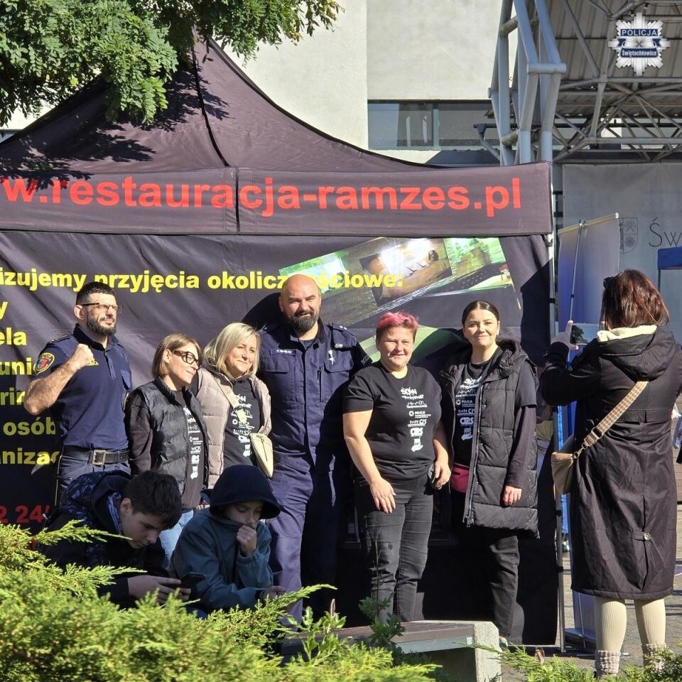 Piknik przeciw przemocy w Świętochłowicach – edukacja, zabawa i policyjne kino [ZDJĘCIA] / fot. KMP Świętochłowice
