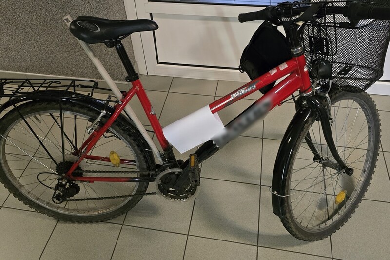 Policja w Świętochłowicach szuka właściciela porzuconego roweru
