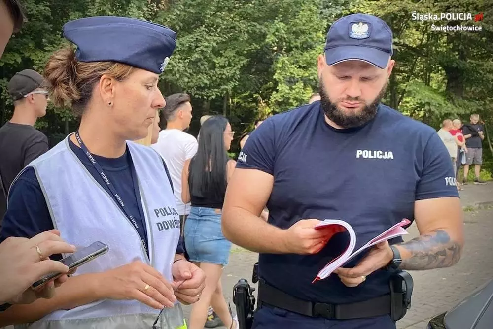 Policjanci dbali o bezpieczeństwo podczas Święta Miasta Świętochłowice / fot. KMP Świętochłowice
