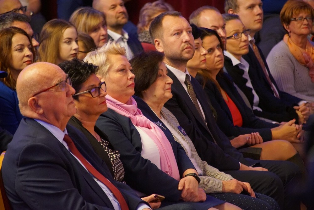 W Centrum Kultury Śląskiej odbywa się spotkanie premiera RP Mateusza Morawieckiego z mieszkańcami Świętochłowic.