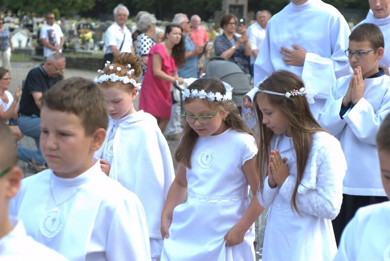 Procesja Bożego Ciała w świetochłowickich Lipinach: 20 czerwca, po uroczystej mszy świętej odprawionej w kościele św. Augustyna ulicami Lipin przeszła barwna procesja Bożego Ciała. Wzięły w niej udział prawdziwe tłumy! Tutejsza uroczystość ma wyjątkowy charakter, ponieważ mieszkańcy ubierają się w tradycyjne stroje regionalne.