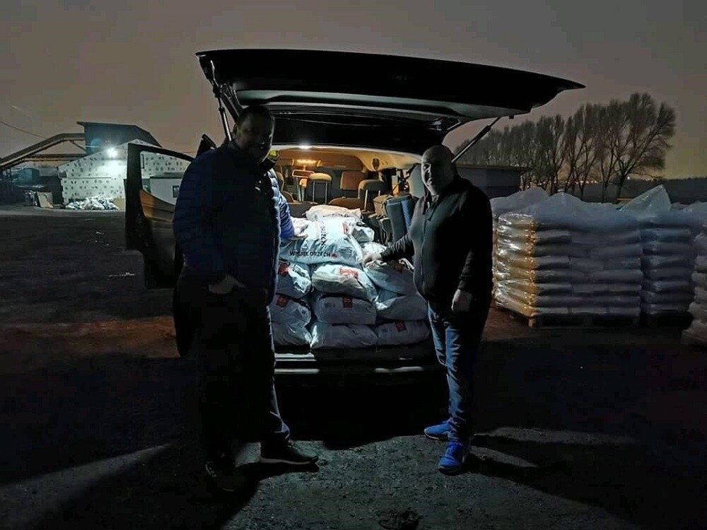 Niektórzy mieszkańcy Świętochłowic z niepokojem śledzą prognozy pogody. Każdy spadek temperatury w ich domach jest bardzo odczuwalny. Dlatego Stowarzyszenie "Przyjazne Świętochłowice" zorganizowało opał dla kilkunastu osób potrzebujących wsparcia.