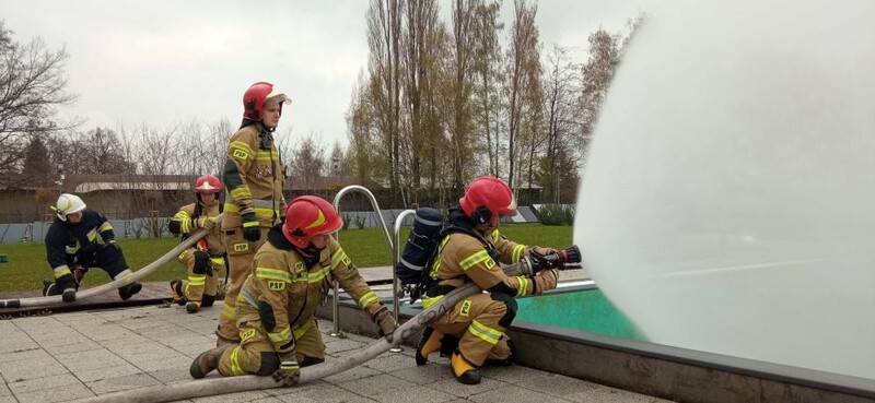 Rozpoczęto oczyszczanie basenu na Skałce. Lato coraz bliżej?