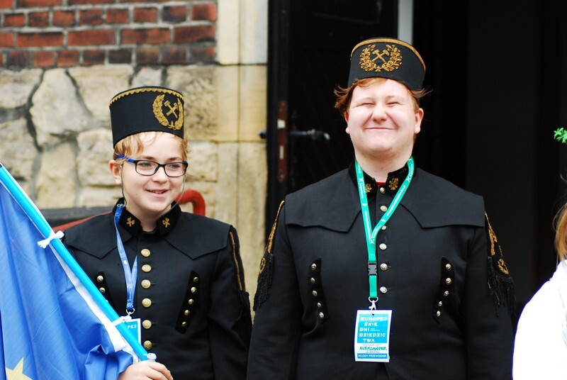 W sobotnie popołudnie, 18 września, w Chropaczowie i w Lipinach odbył się spacer historyczny, zorganizowany w ramach Europejskich Dni Dziedzictwa 2021. Miłośników historii po Świętochłowicach oprowadziły dzieci ubrane w tradycyjne stroje śląskie oraz mundury górnicze, które pod wodzą Barbary Josińskiej, miejskiego konserwatora zabytków. Młodzi świętochłowiczanie wcielili się w miejskich przewodników.
