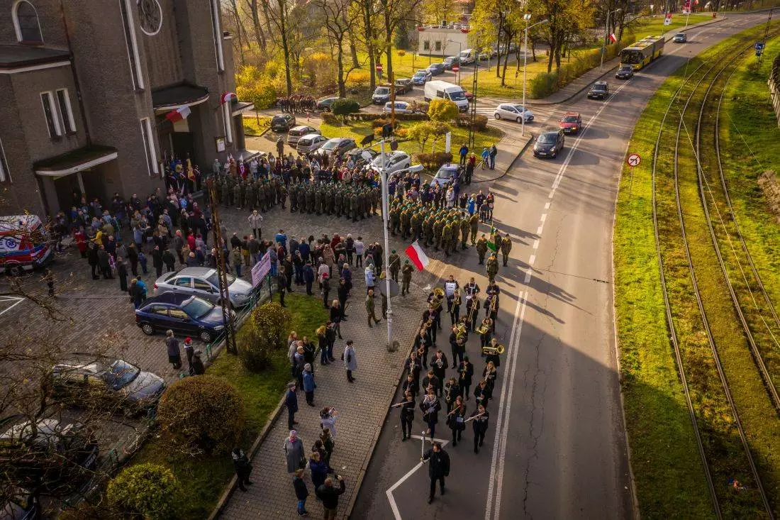 W poniedziałek, 11 listopada, w Świętochłowicach miały miejsce obchody odzyskania przez Polskę niepodległości. Główne uroczystości miały miejsce w kościele pw. św. Józefa na Zgodzie oraz pod Muzeum Powstań Śląskich.