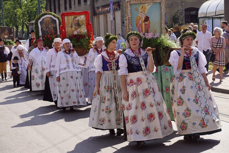 Świętochłowice: Tradycyjna procesja Bożego Ciała przeszła ulicami Lipin [ZDJĘCIA]