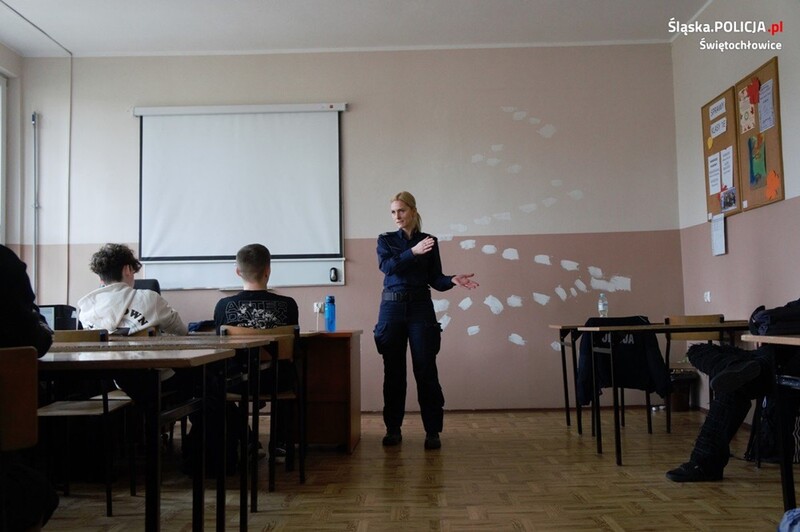 Świętochłowicka mundurowa rozmawiała z uczniami o odpowiedzialności karnej nieletnich