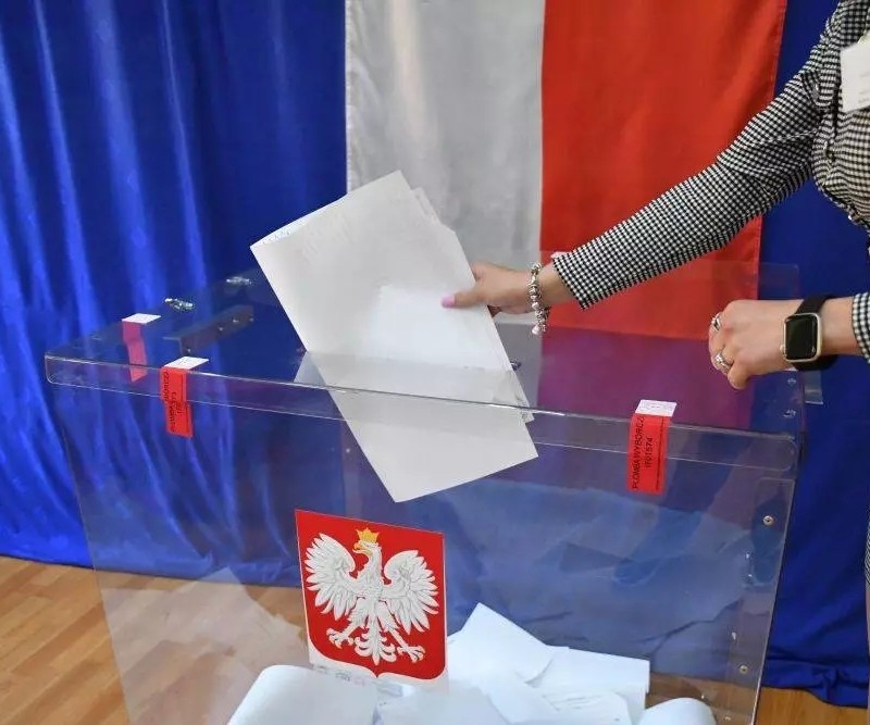 Świętochłowiczanie ruszyli do urn! Trwają wybory prezydenckie 2025