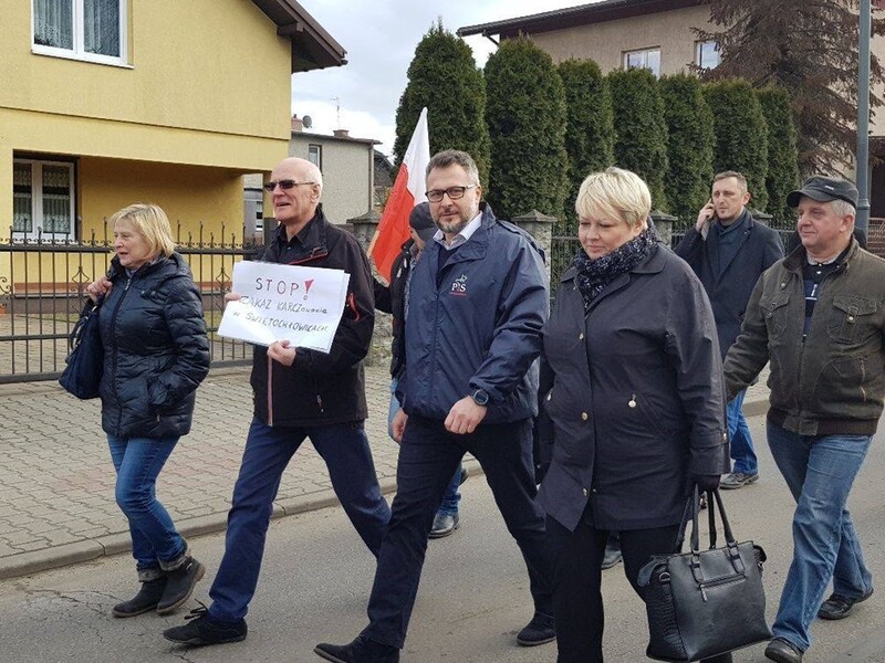 Tłum mieszkańców protestował przeciw wycince na Górze Hugona