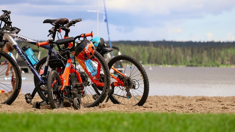 Trwa sezon rowerowy. Policja przypomina o zasadach bezpieczeństwa!