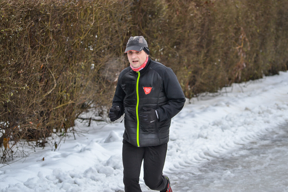 Około 500 osób - biegaczy i zawodników nordic walking - wzięło udział w charytatywnych zawodach sportowych na terenie Skałki. Byliśmy tam i my, mamy zdjęcia!