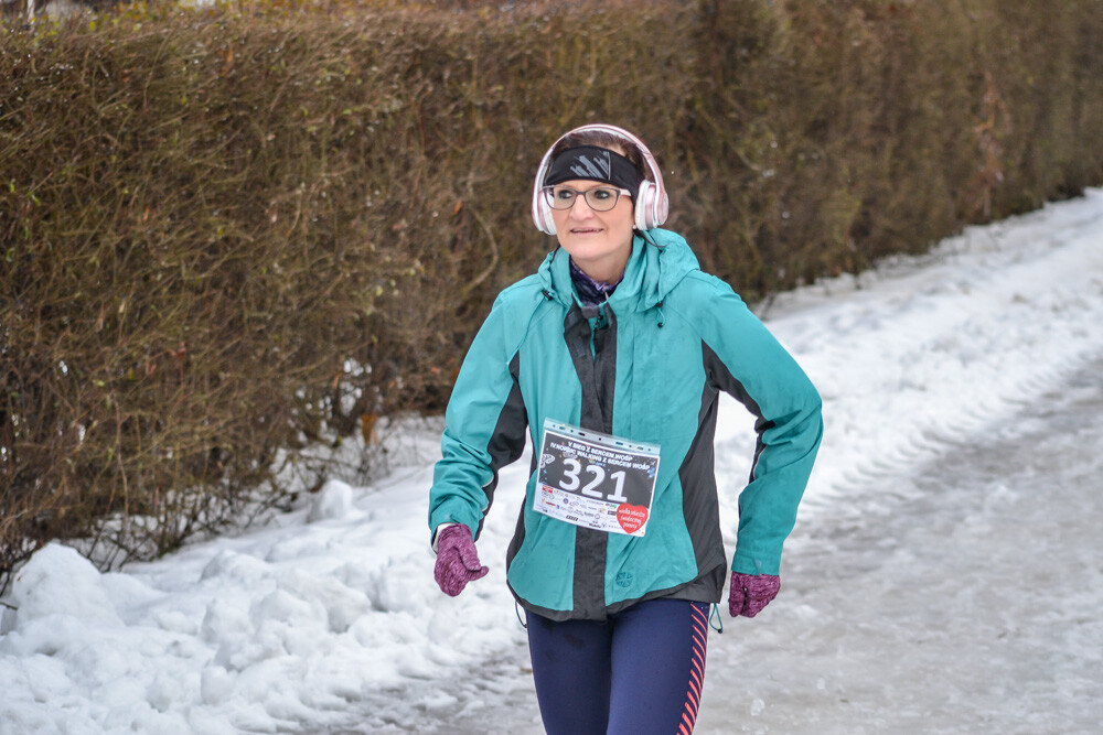 Około 500 osób - biegaczy i zawodników nordic walking - wzięło udział w charytatywnych zawodach sportowych na terenie Skałki. Byliśmy tam i my, mamy zdjęcia!