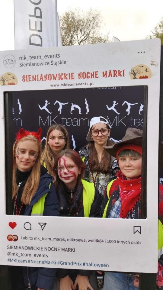 Wolontariusze z SP 2 wsparli bieg XI Nocne Marki w halloweenowym klimacie / fot. SP nr 2 w Świętochłowicach