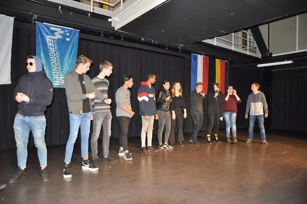 Tradycji szkolnej stało się zadość - kolejna już grupa młodzieży z ZSO nr 1, w pierwszym tygodniu listopada zamieniła samochód i tramwaj na samolot i rower, żeby odwiedzić swoich rówieśników z holenderskiej szkoły Meergronden w Almere.