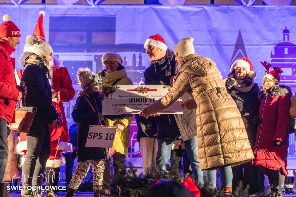 Występy świętochłowickich uczniów na Jarmarku Bożonarodzeniowym/fot. UM Świętochłowice