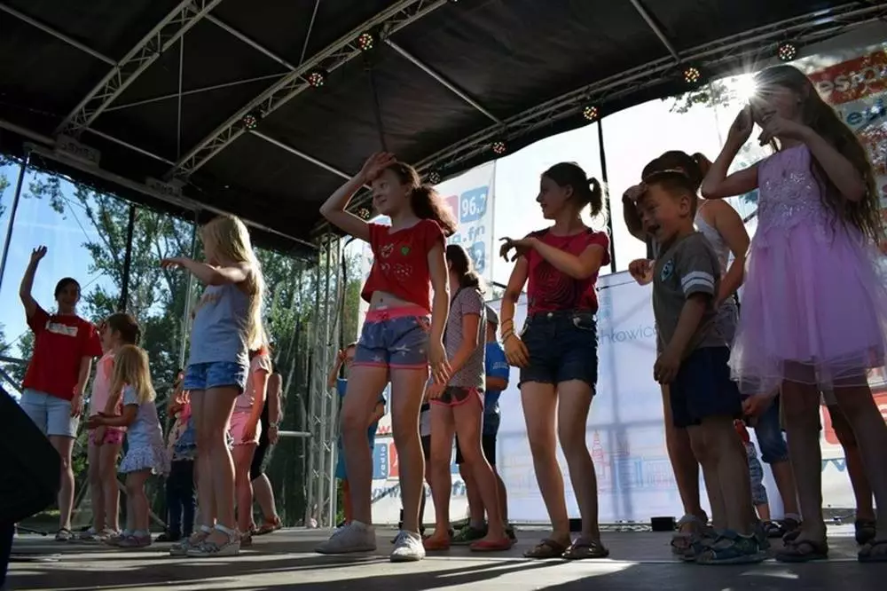 W sobotę, 29 czerwca br., na Plantach odbył się pierwszy festyn w ramach Muzycznych Spotkań Sąsiadów z Radiem Silesia "Lato 2019". Na scenie wystąpili Zgrani Fest, Teresa Waleriańska oraz New For You.