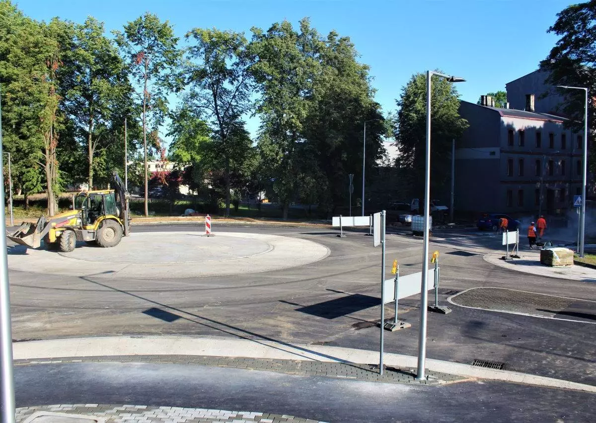 Zakończono remonty dróg w dzielnicy Zgoda. Zamiast tradycyjnego skrzyżowania mamy rondo! / fot. Daniel Beger FB