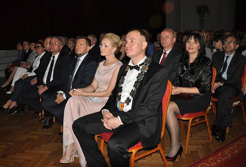 W piątek 20 kwietnia w Centrum Kultury Śląskiej uhonorowano laureatów tegorocznej nagrody &#8222;Zasłużony dla Miasta Świętochłowice&#8221;.