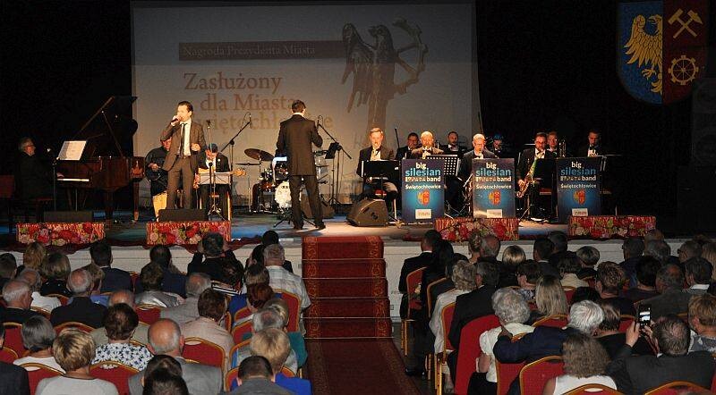 W piątek 20 kwietnia w Centrum Kultury Śląskiej uhonorowano laureatów tegorocznej nagrody &#8222;Zasłużony dla Miasta Świętochłowice&#8221;.