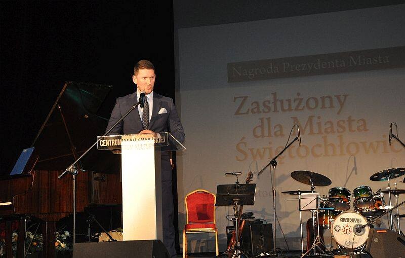 W piątek 20 kwietnia w Centrum Kultury Śląskiej uhonorowano laureatów tegorocznej nagrody &#8222;Zasłużony dla Miasta Świętochłowice&#8221;.